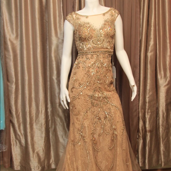 Dress - Picture 4 of 5